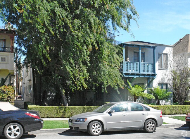Building Photo - 148 S Elm Dr