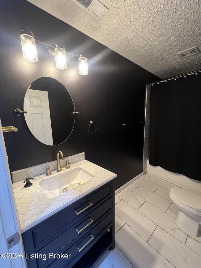 Building Photo - 1107 Logan St