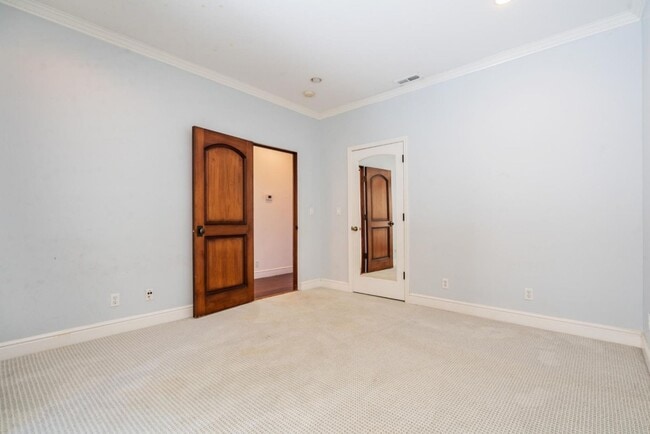 Building Photo - 1127 Filbert St