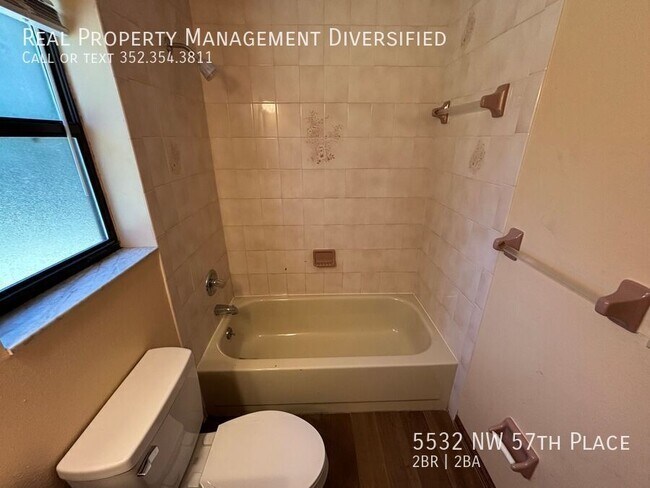 Building Photo - 5532 NW 57th Pl
