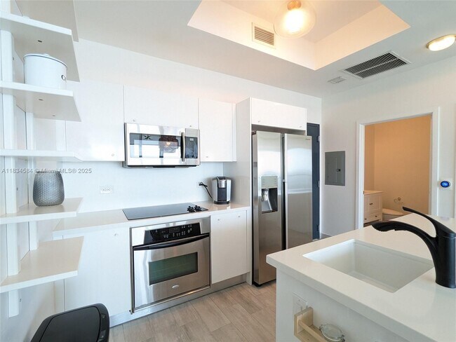 Building Photo - 888 Biscayne Blvd