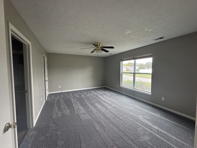 Building Photo - 9708 Stream View Trail