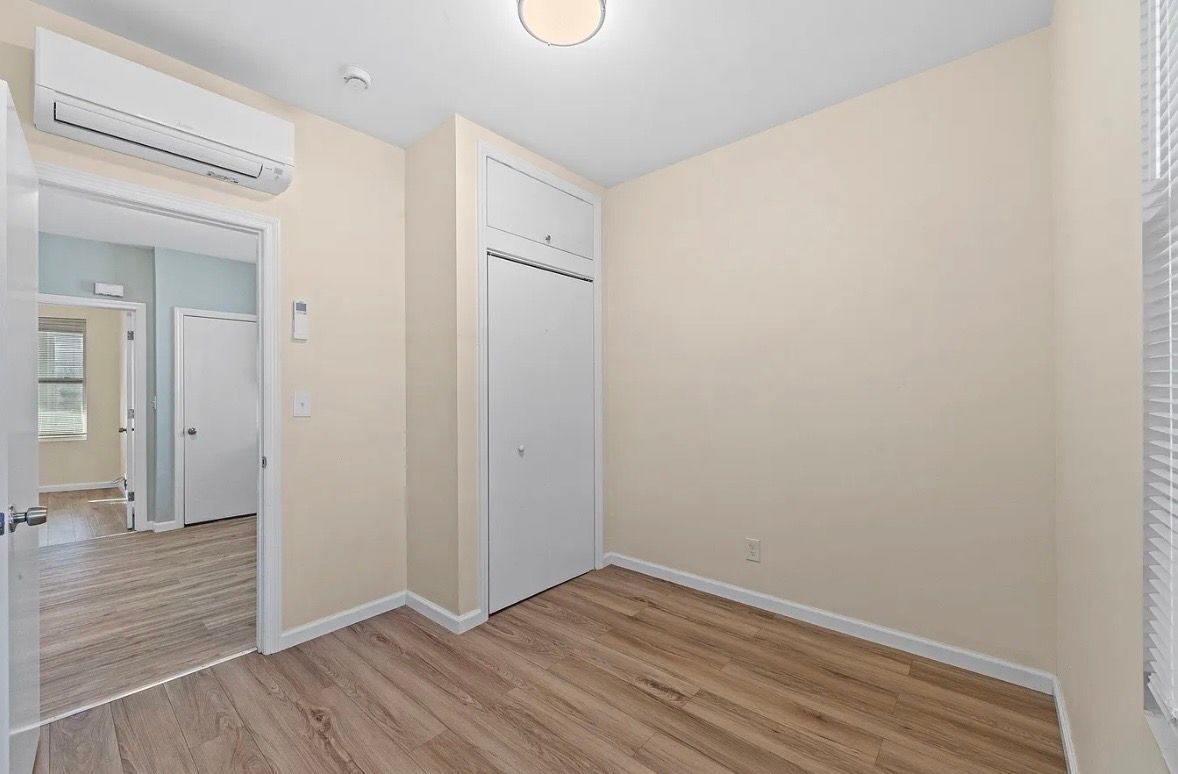 Building Photo - 413 Lanza Ave