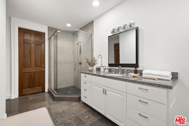 Building Photo - 1939 Stradella Rd