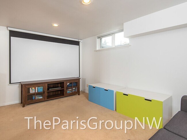 Building Photo - Renovated Magnolia Home – Open Floor Plan ...
