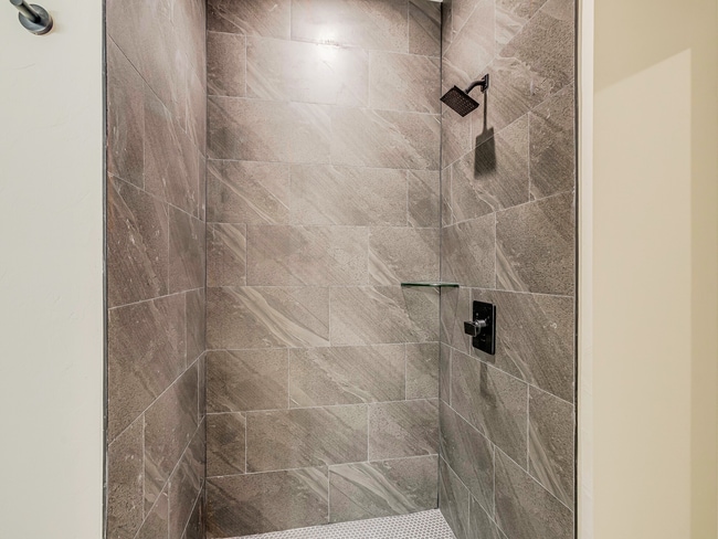 Building Photo - Captivating 3-Bed, 2-Bath Home in Charming...