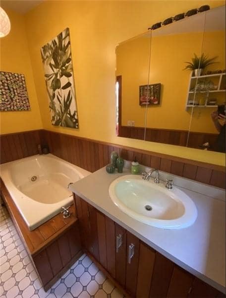 Building Photo - 52 Lawn Ave