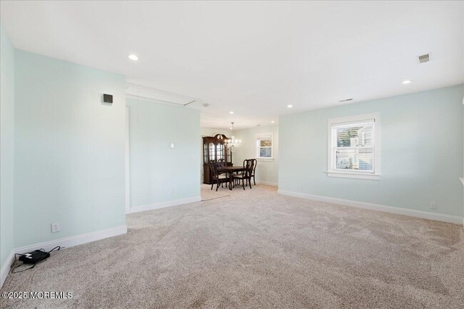 Building Photo - 674 Park Ave