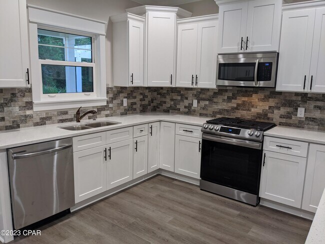 Building Photo - 229 Turtle Cove