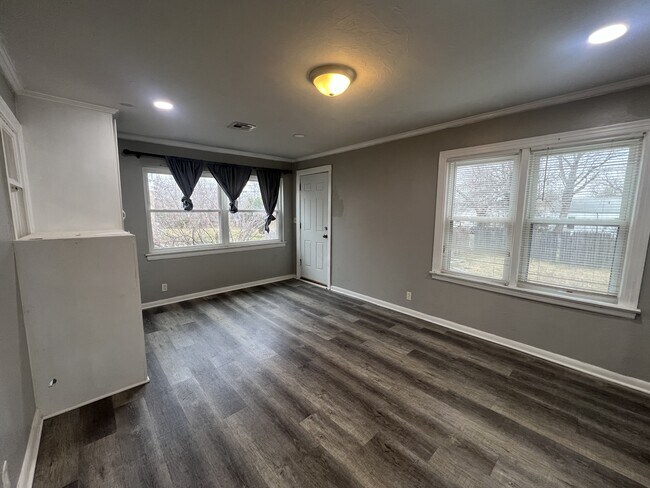 Building Photo - 3141 NW 30th St