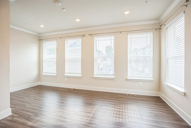 Building Photo - 2756 Bridgewater Dr