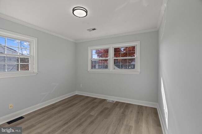 Building Photo - 418 Delview Ln