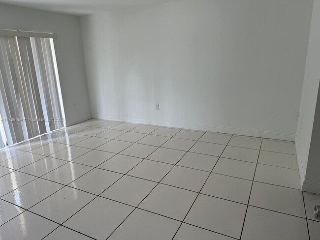 Building Photo - 13700 SW 62nd St