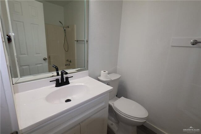 Building Photo - 20 Pso Del Rey