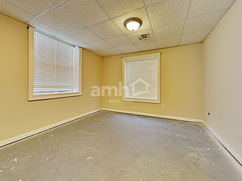 Building Photo - 1 Arbor Cove Dr