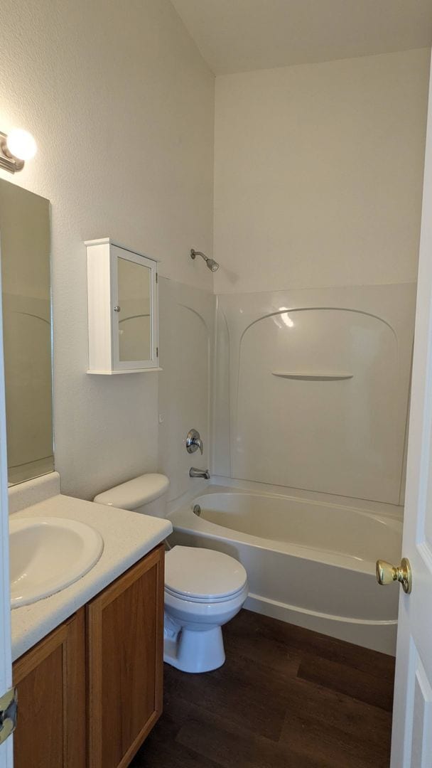 Building Photo - 3 BED/2.5 BATH TOWNHOME IN UNIVERSITY VILL...