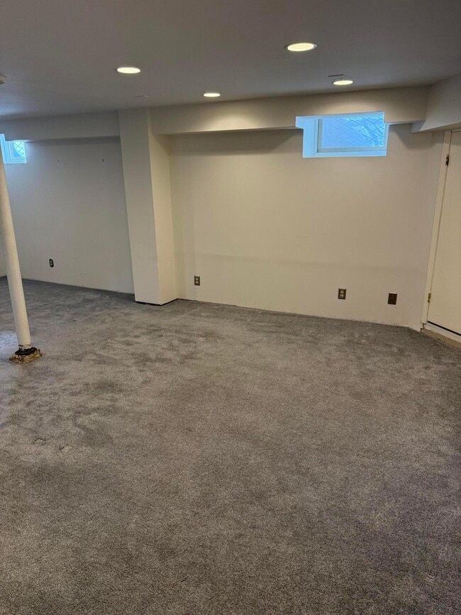 Building Photo - 2629 E Broad St