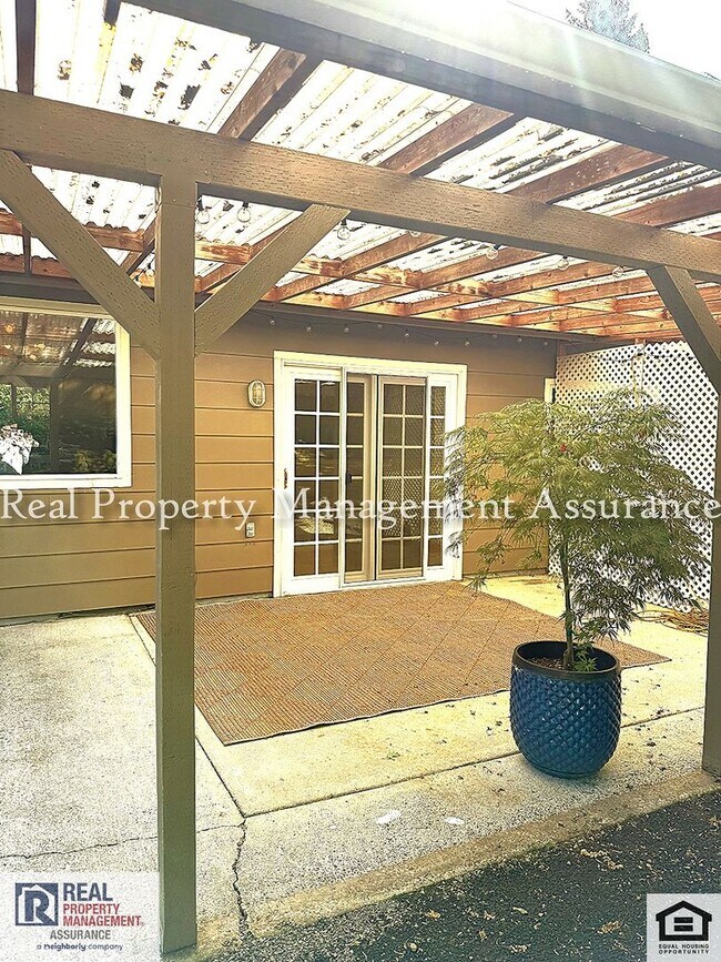 Building Photo - 3260 Arbor Dr