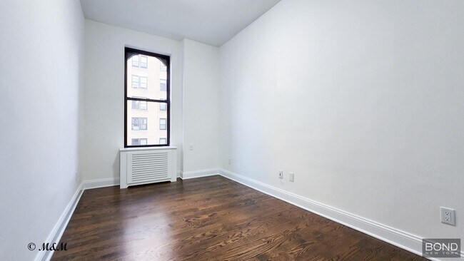Building Photo - 26 E 91st St