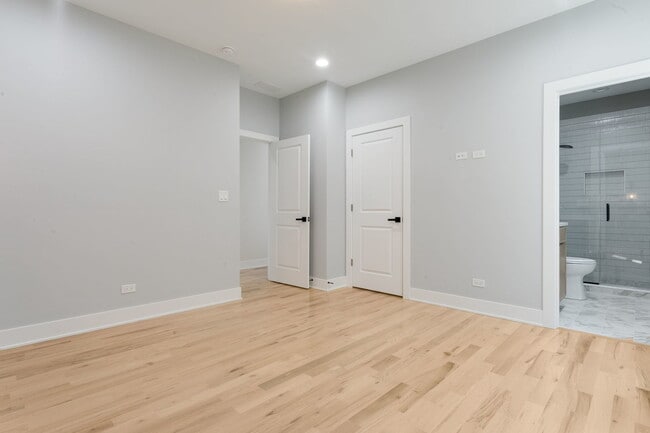 Building Photo - 6410 S Vernon Ave