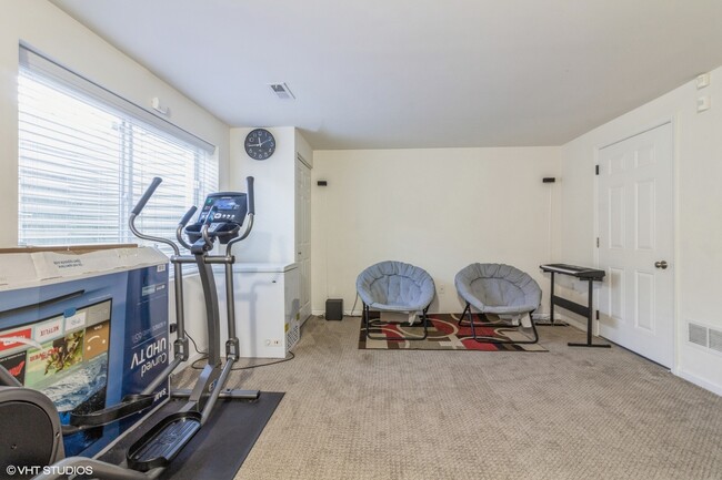 Building Photo - 4271 Liberty St