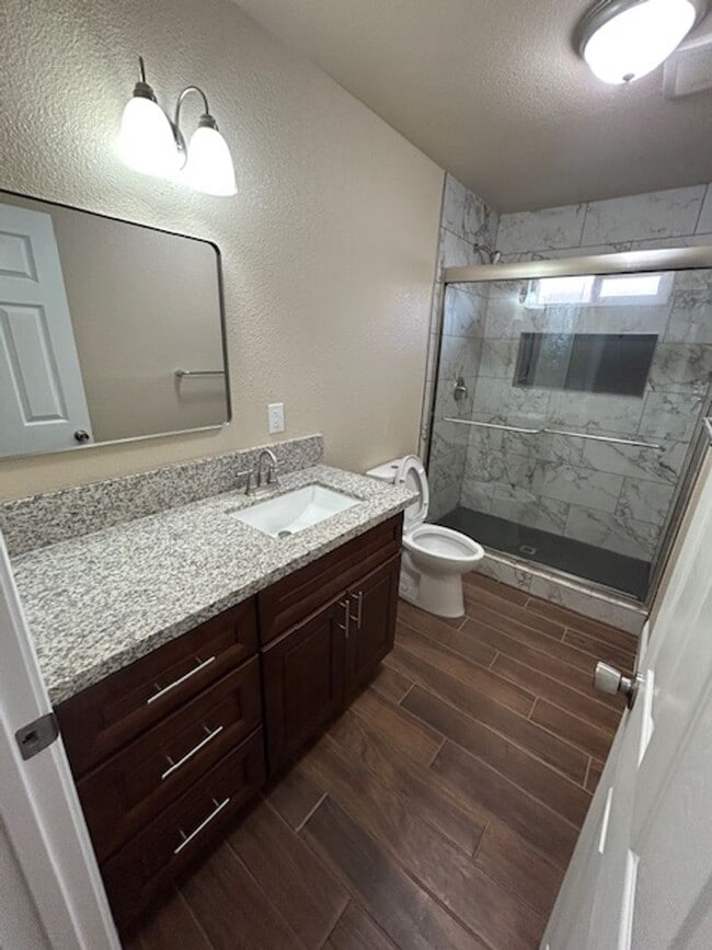 Building Photo - *** MOVE IN SPECIAL - $300.00 OFF FIRST MONTHS RENT***