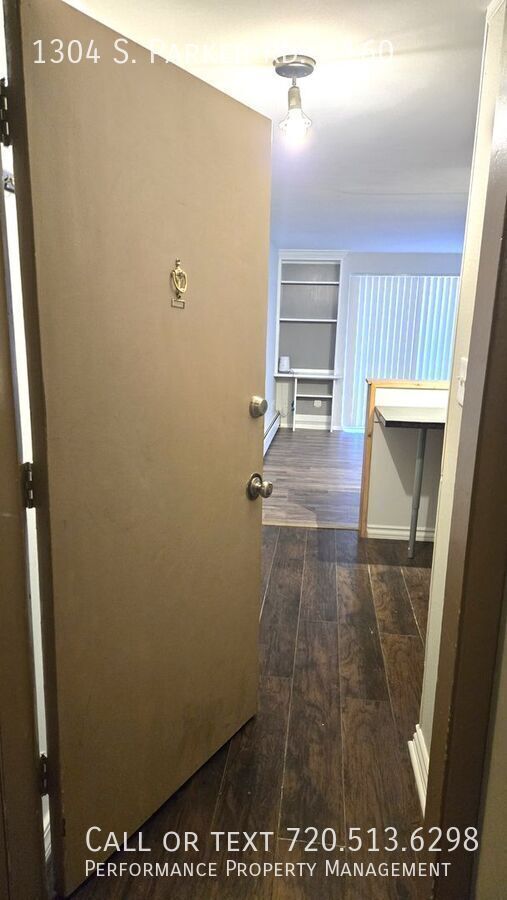 Building Photo - **1 Bedroom, 1 Bathroom Newly Renovated Co...