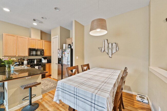 Building Photo - 4514 Center St