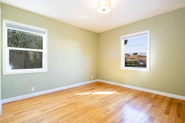 Building Photo - 10744 Charnock Rd