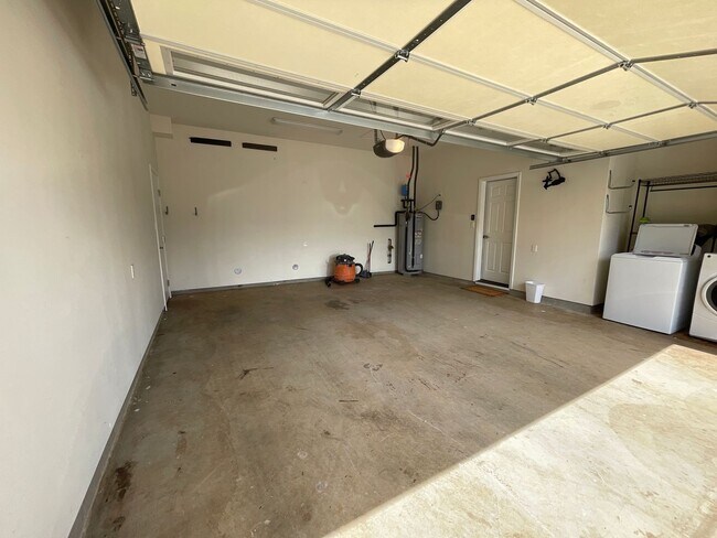 Building Photo - Pet Friendly Kahoma Village Furnished Three Bedroom