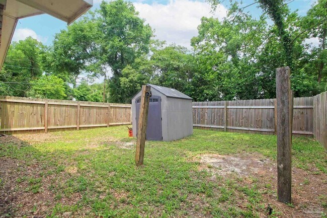 Building Photo - 1400 N D St