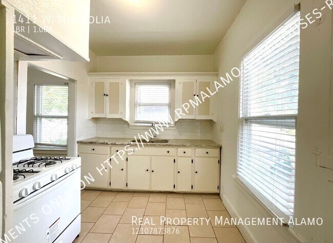 Building Photo - 1411 W. Magnolia-