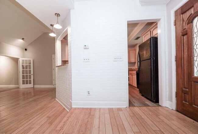 Building Photo - 3873 King Edward Trail SW