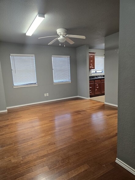 Building Photo - 654 St Louis Ave