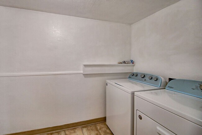 Building Photo - 4-Bedroom Home Near CSU | Fenced Yard & 2-Car Garage