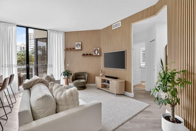 Building Photo - 20185 E Country Club Dr