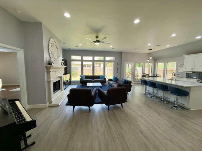 Building Photo - 5407 Stoneridge Ct