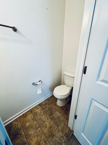 Building Photo - 1528 Logan Patrick Ct
