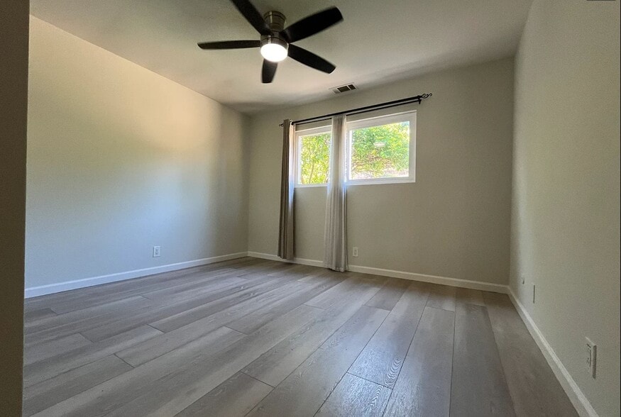 Building Photo - 736 Teaberry St