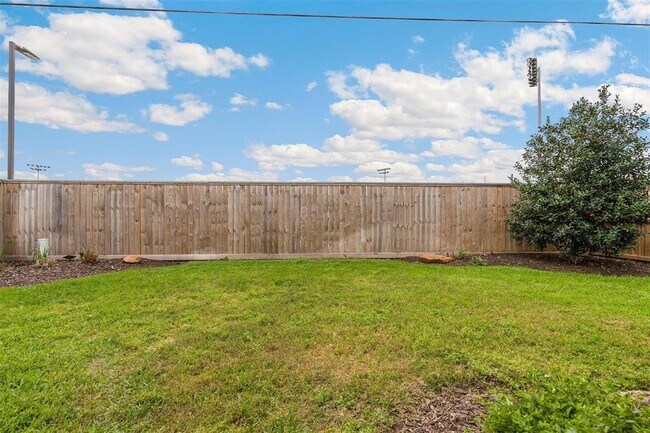 Building Photo - 21731 Sierra Long Dr