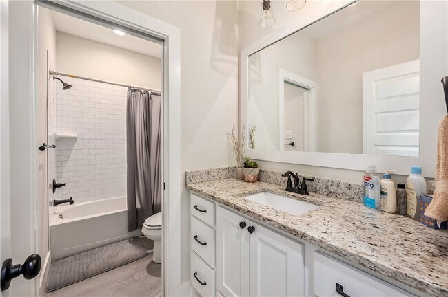 Building Photo - 2715 Portland Ave