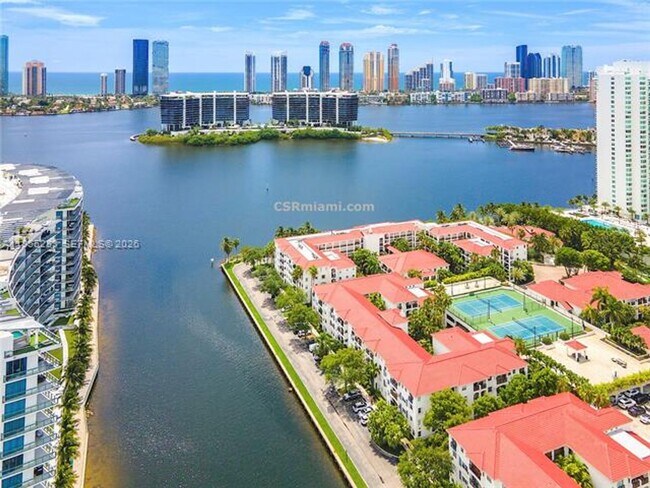 Building Photo - 3255 NE 184th St