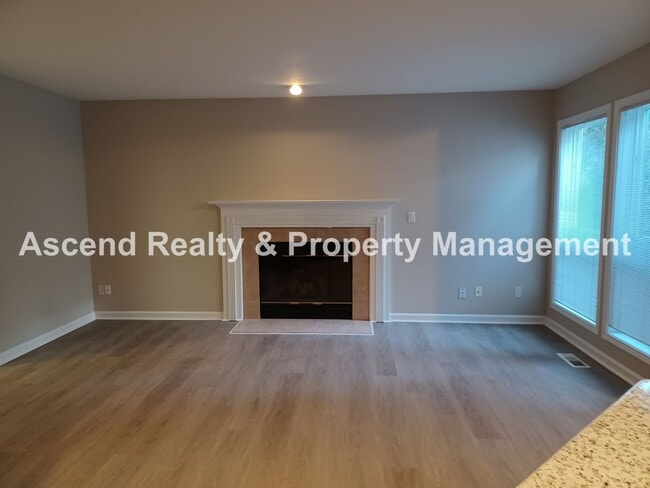 Building Photo - Gorgeous Updated Murrayhill Area 4 Bed on ...