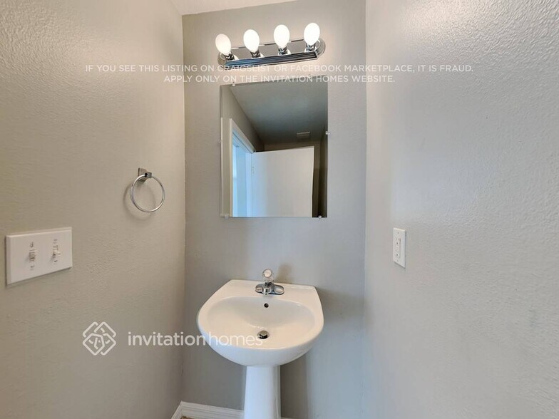 Building Photo - 4477 Barbados Loop