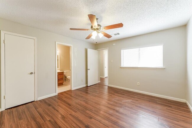 Building Photo - 4402 Bunting Meadow Dr