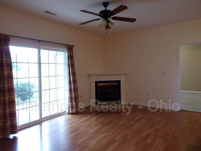 Building Photo - 8057 Crane's Crossing Dr