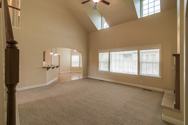 Building Photo - Beautiful 4-Bedroom, 3-Bath Home With Central Heat & A/C!