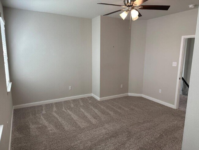 Building Photo - 16419 Lakewood Field Dr