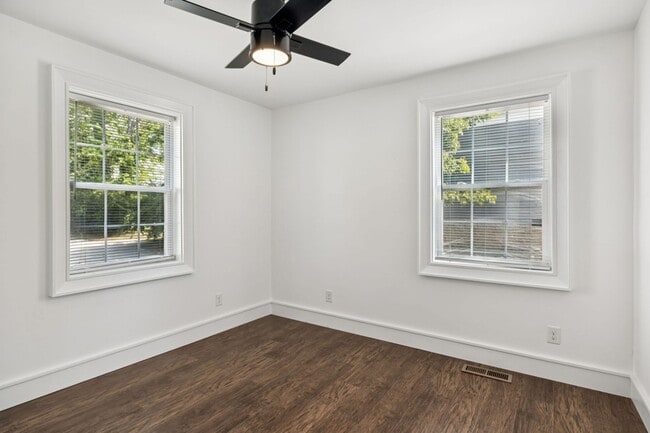Building Photo - 1615 Cahal Ave