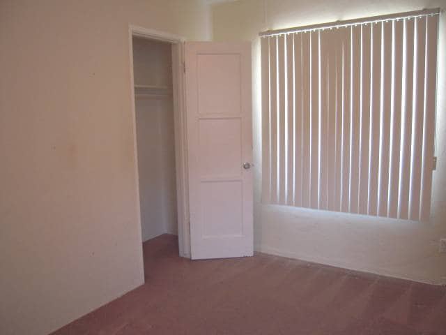 Building Photo - 2220-2222 Reo Drive